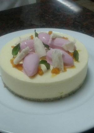 Una foto de Cake de té verde con mousse de mandarina