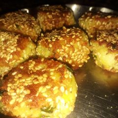 A picture of Potato paneer tikkis.
