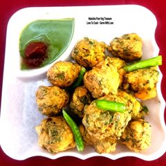 A picture of Winter Special Methi Gota - Gujarati Style Fritters - Methi Bhajiya Pakora.