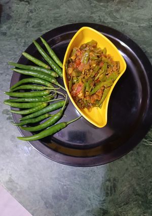 A picture of Mirch Ka Thecha (Spicy Green Chili Chutney).