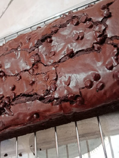 Foto resep 04. Fudgy brownies ---> SHINY CRUST & moist didalam
