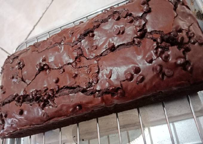 Fudgy brownies ---> SHINY CRUST & moist didalam