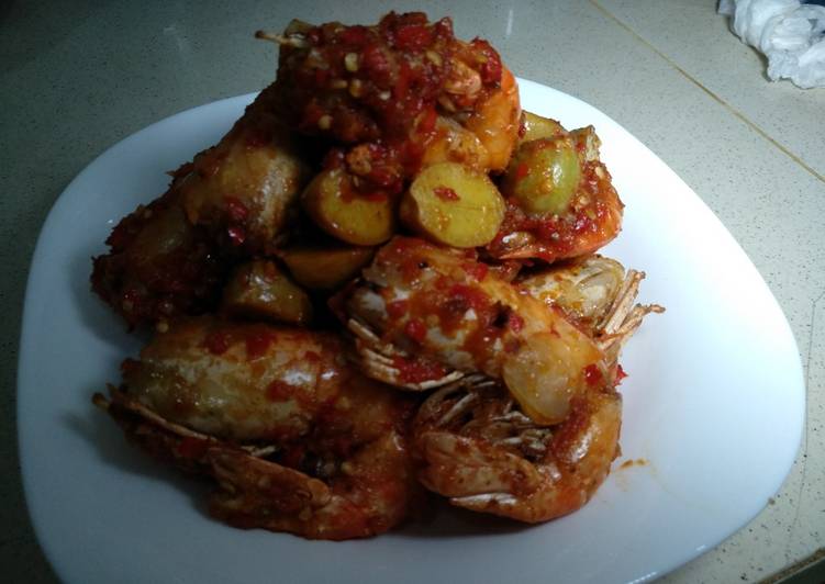 Bagaimana Menyiapkan Sambal merah udang jengkol, Enak Banget