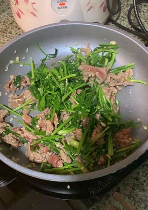 Hình của món Bò xào cần tây.