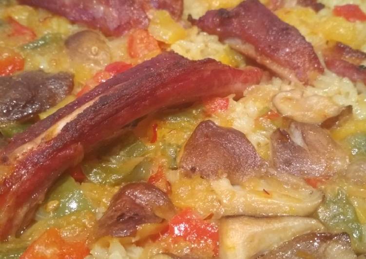 Arroz al horno con costilla adobada y setas