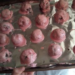 A picture of Candycane oreo balls.
