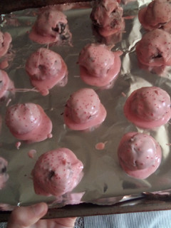 A picture of Candycane oreo balls.