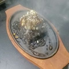 A picture of Sizzling brownie with icecream.