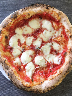 Una foto de Pizza napoletana 🍕