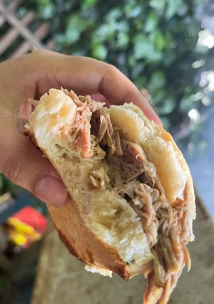 Una foto de 🍖 Bondiola desmenuzada a la cerveza