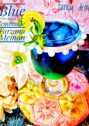 A picture of Blue mint lemonade.