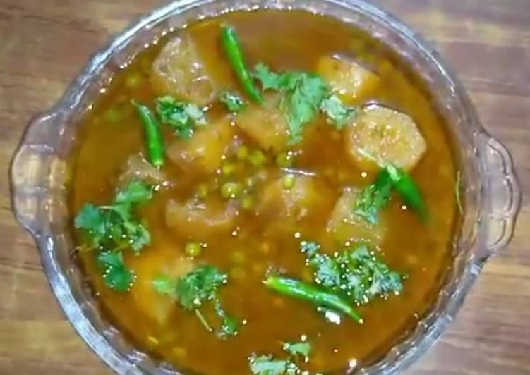 Recipe: Appetizing Aloo mattar ka salan