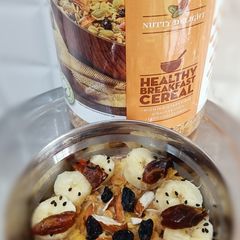 Muesli Healthy Breakfast Bowl A picture of Muesli Healthy Breakfast Bowl.