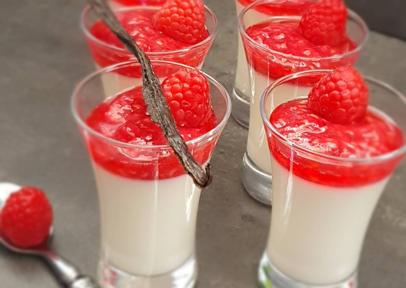 °Panacotta à la gelée de framboise°