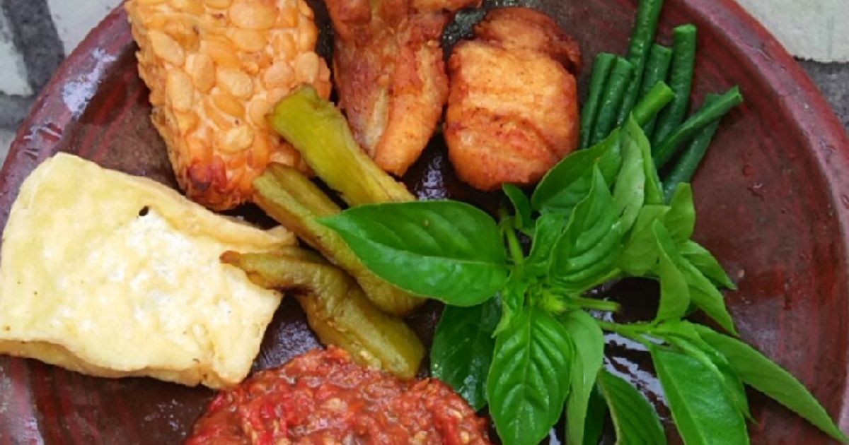 Penyetan Pedas~Ayam Penyet