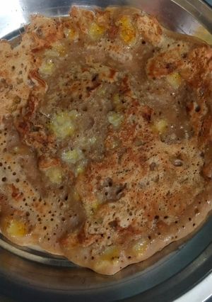 வாழைப்பழ இனிப்பு தோசை(banana sweet dosai recipe in tamil) செய்முறை முக்கிய புகைப்படம்