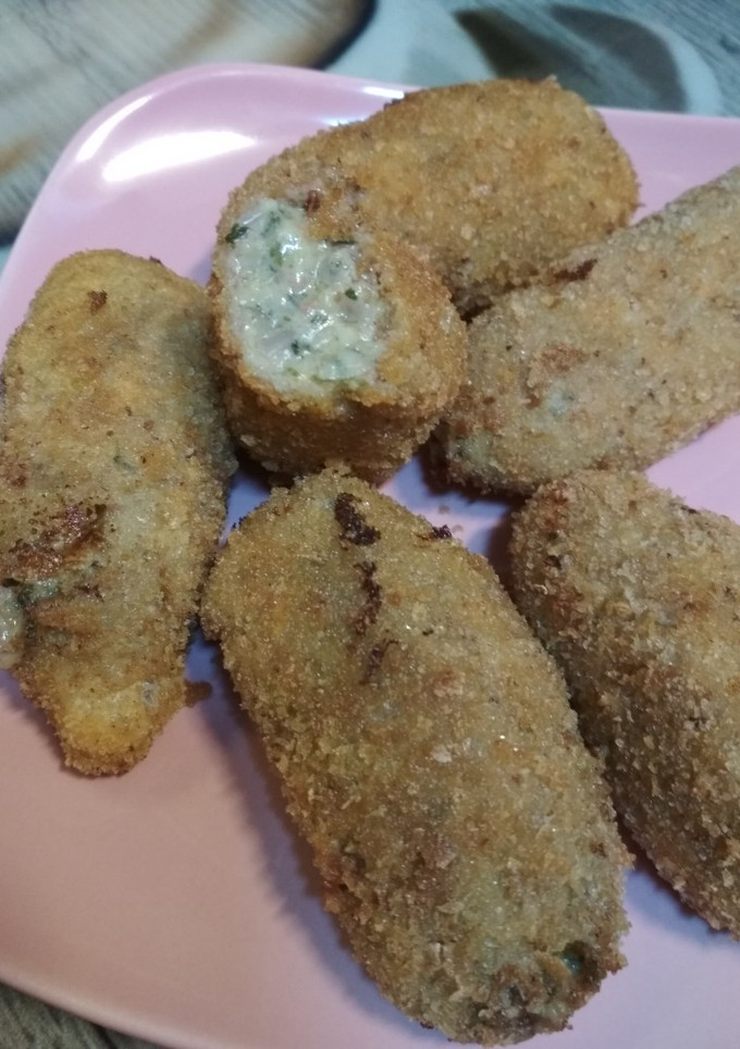 Una foto de Croquetas de borraja, jamón y nueces