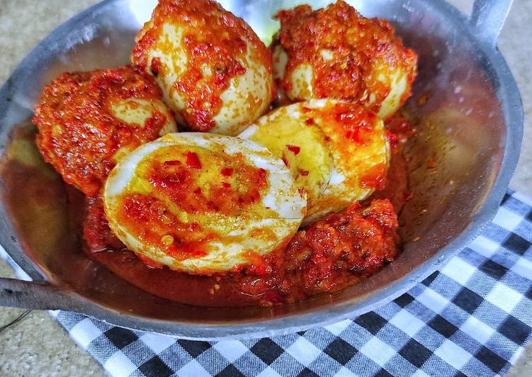 makanan Telur Bumbu Bali yang Enak Banget