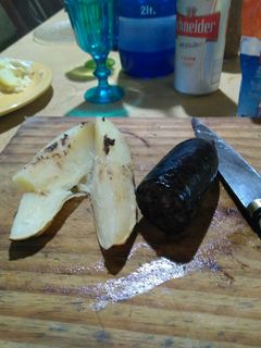 Una foto de Asado a la parrilla de morcilla (técnica para morci Argentina)