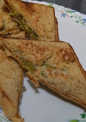 A picture of Boiled chana dal grilled sandwich.