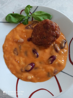 Vegyes babfőzelék, tejjel, vagdalttal recept fotója