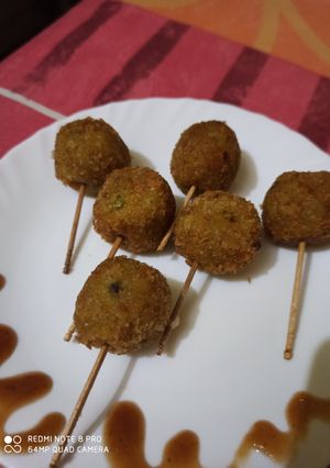 बनाना लॉलीपॉप (Banana lollipop recipe in Hindi) रेसिपी मुख्य फोटो