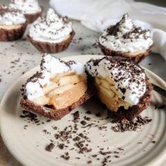 A picture of Mini Banoffee Pie.
