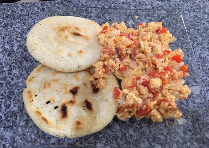 Arepas con perico (Desayuno criollo venezolano) Receta de Tyrone- Cookpad