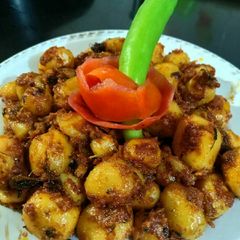 A picture of Dry dum aloo.
