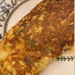 A picture of Korean egg roll (Gyeran mari).
