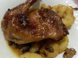 Muslo al horno con patatas y champiñones