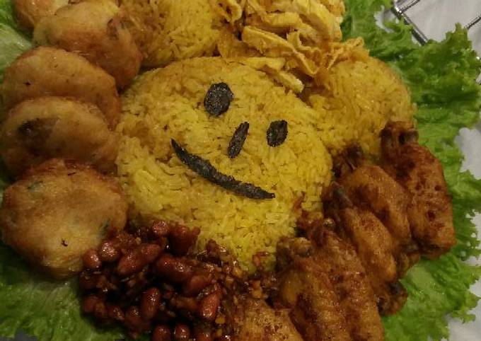 Standar Resep buat Nasi kuning indofood  istimewa
