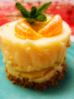 Una foto de Pastel de mandarina con galletas