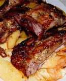 Очень вкусные и сочные свиные рёбрышки с картофелем