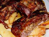 Очень вкусные и сочные свиные рёбрышки с картофелем