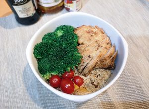 รูปของ ควินัว+อกไก่ปาปริก้า (Microwace recipe : คลีน)