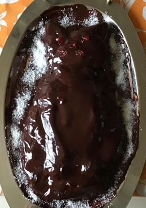 Une photo de Gâteau « chat » pêches vanille noix de coco chocolat
