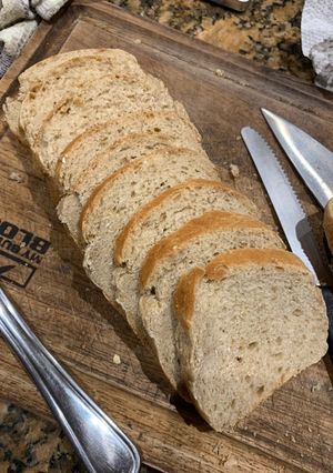 A picture of Honey Oat Loaf.