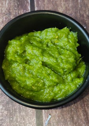 A picture of Spicy Green chutney.