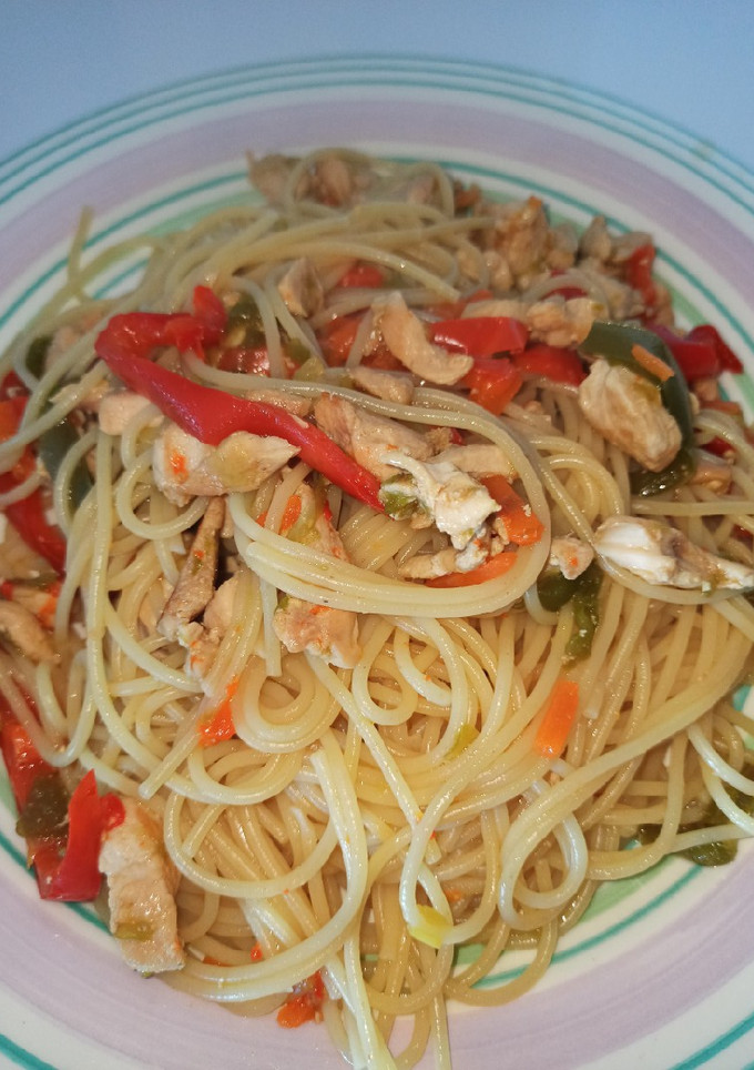 Una foto de Chop suey con spaghetti