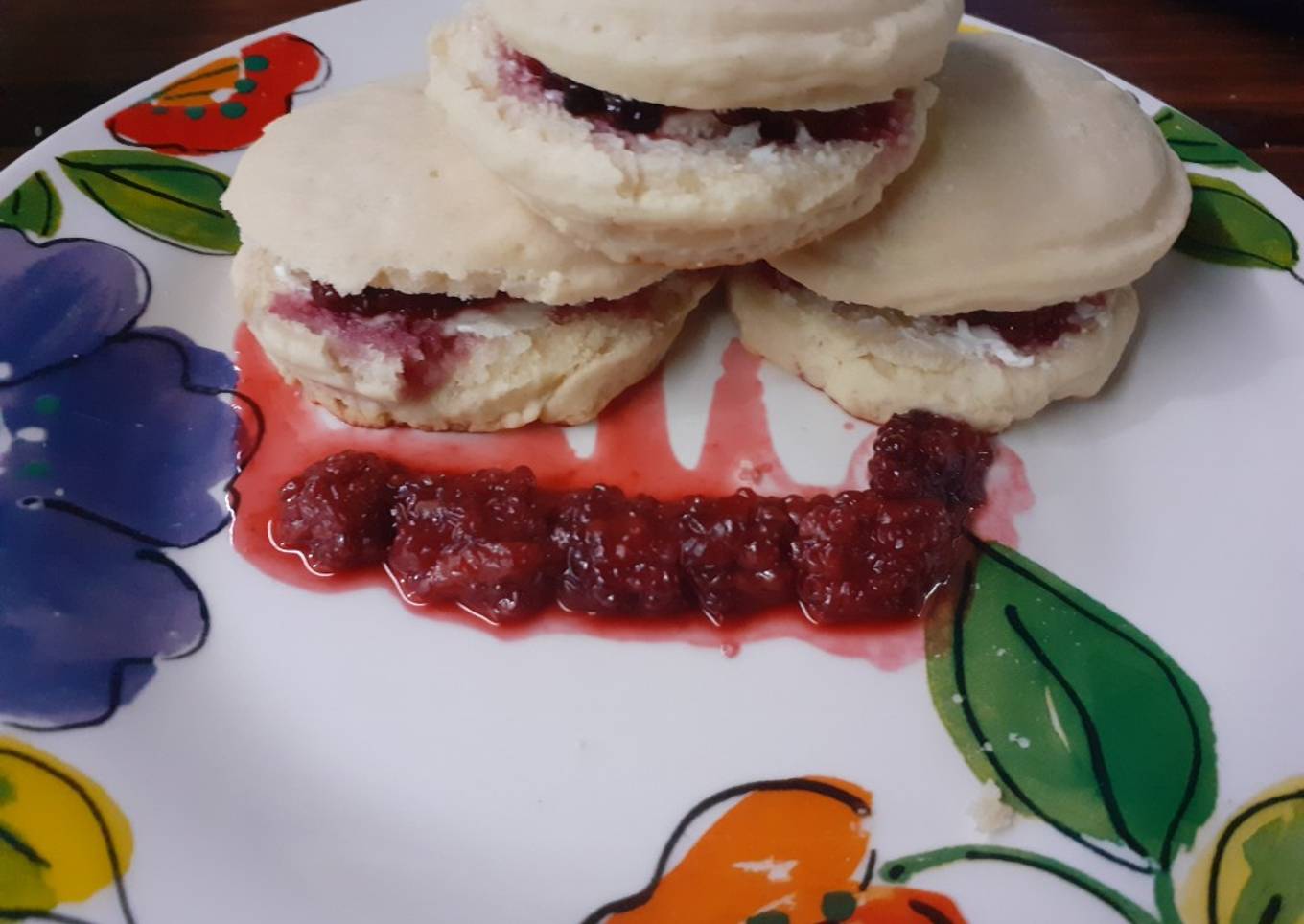 Scones, con un relleno de zarzamora