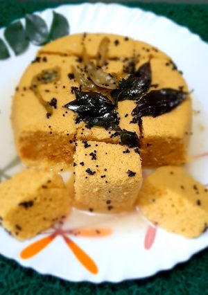 खमण ढोकला (khaman dhokla recipe in Hindi) रेसिपी मुख्य फोटो