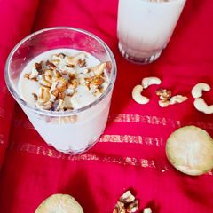A picture of Chickoo and nuts milkshake.