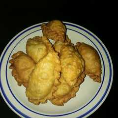 A picture of Empanadas con masa casera.