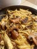 Pasta de pollo con champiñones