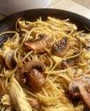Pasta de pollo con champiñones