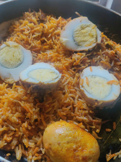 एग बिरयानी (egg biryani recipe in Hindi) रेसिपी मुख्य फोटो