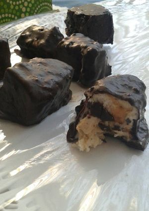 Una foto de Bombón de pie de limón con chocolate