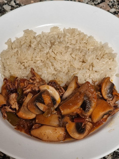Una foto de Chipirones con tomate