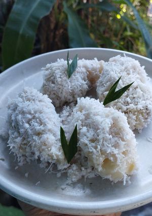 Foto resep Pisang Salambuak (Pisang Rebus Salut Kelapa Parut)